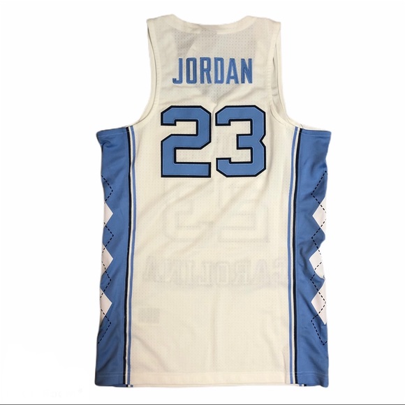 Michael Jordan North Carolina Tar Heels 23 Jersey - Picture 2 of 4